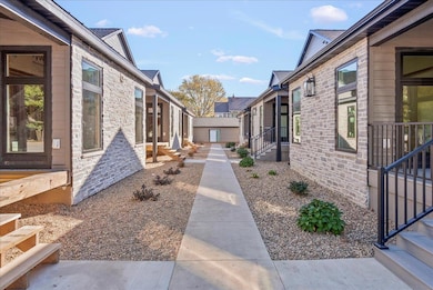 832 Clay St, Cedar Falls, IA 50613 - photo 4