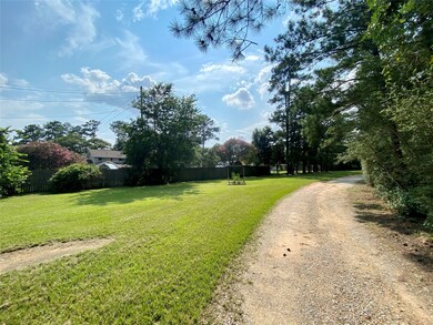 714 Coe Rd, Pinehurst, TX 77362 - photo 2