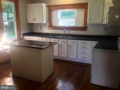 24 Hughes St, New Ringgold, PA 17960 - photo 6