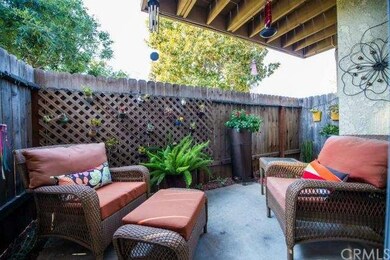 Cozy And Private Patio