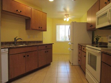 10910 W Topaz Dr, Sun City, AZ 85351 - photo 7