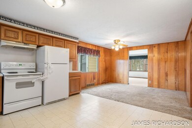 27-web-or-mls-8793-146th-ave