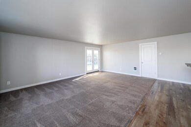 20125 Larkin Crt.-12