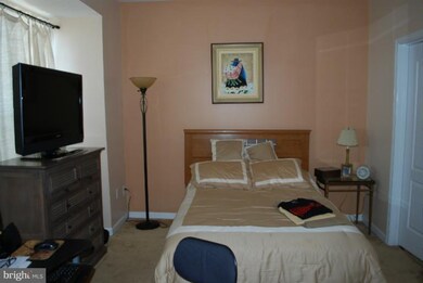 13113 Park Crescent Cir, Herndon, VA 20171 - photo 5