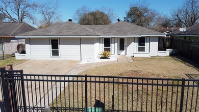 906 Forestburg Dr, Houston, TX 77038 - photo 3