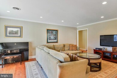 12912 Scarlet Oak Dr, Gaithersburg, MD 20878 - photo 4