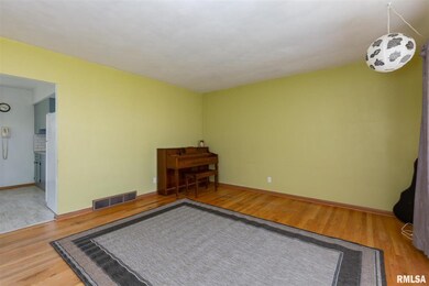 2702 N Fillmore St, Davenport, IA 52804 - photo 3