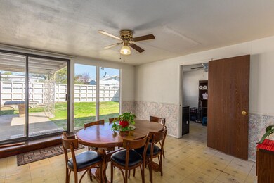 Bonus Room / Den