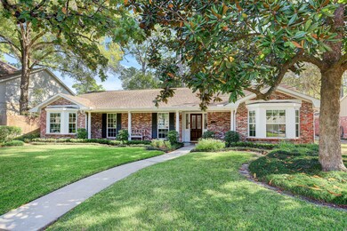 150 Warrenton Dr, Houston, TX 77024 - photo 2