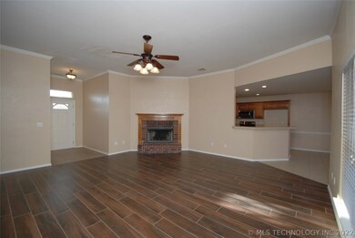 4809 S 196th East Ave, Broken Arrow, OK 74014 - photo 2