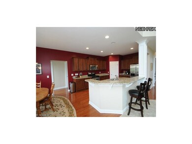 Large kitchen with breakfast room