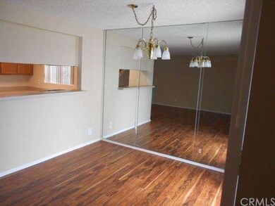 Dining Area with Breakfast Bar