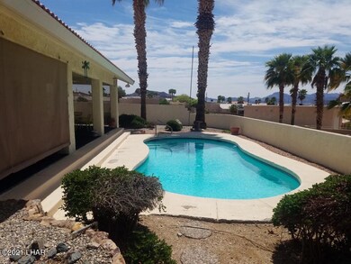 663 Plaza Laredo pool