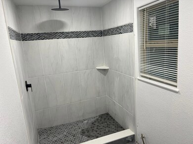 8521 Sussex Ct, Fort Worth, TX 76108 - photo 2