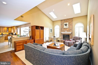 5619 Sugarbush Ln, Rockville, MD 20852 - photo 6