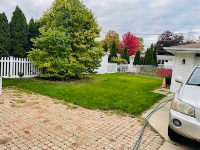 1632 S Elm St, Des Plaines, IL 60018 - photo 2