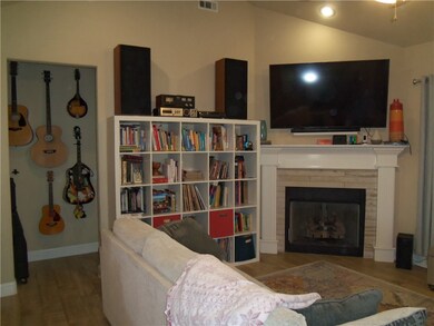 511 Captain Hopkins St, Prairie Grove, AR 72753 - photo 4