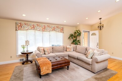 120 Wilkin Dr, Longmeadow, MA 01106 - photo 4