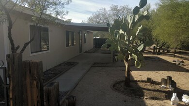 Melissa exterior entry