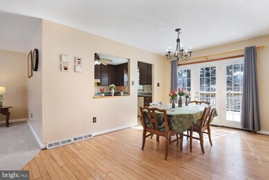 22010 Mohawk Dr, Smithsburg, MD 21783 - photo 5