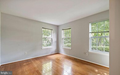 9740 Pleasant Gate Ln, Potomac, MD 20854 - photo 5