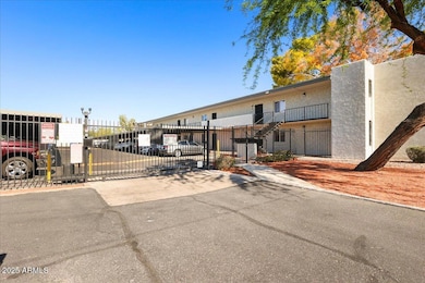 02-Gated Community