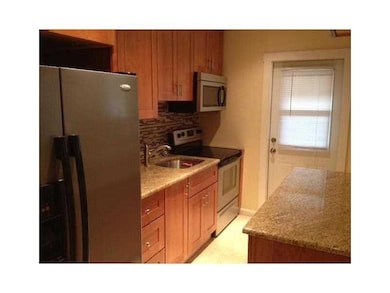 2404 NE 33rd Ave unit 12, Fort Lauderdale, FL 33305 - photo 3