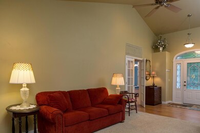 761 Royal Cir, Howard, OH 43028 - photo 4