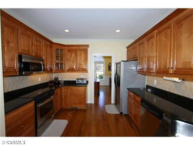Kitchen - Granite counters, ceramic backsplash, st