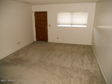 023-150926 living room