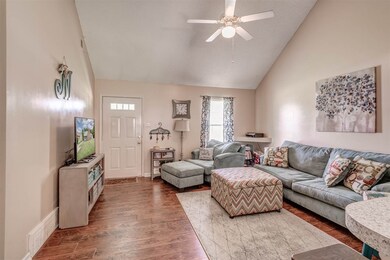 Open Plan - ceiling fan - Light & Bright