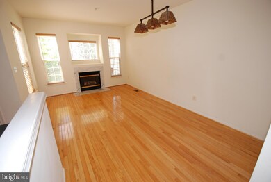 13071 Woodcutter Cir, Germantown, MD 20876 - photo 6