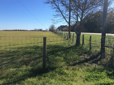 2134 Fm 1875 Rd unit B, Beasley, TX 77417 - photo 3