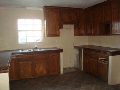 Kitchen & DiningArea