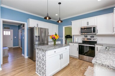 143 Fleming Dr, Statesville, NC 28677 - photo 2