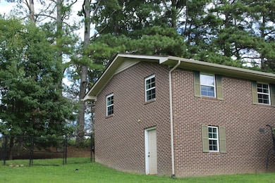 906 Saint Clair St, Tracy City, TN 37387 - photo 4