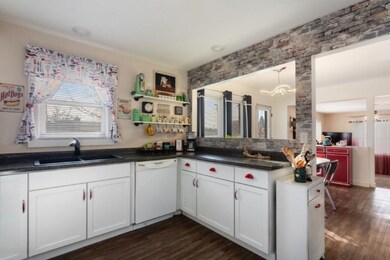 02_320GilsonStreet_177001_Kitchen_LowRes