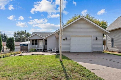 212 E 4th St, Wilton, IA 52778 - photo 3