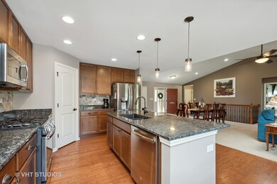 1132 Kingsmill Dr, Algonquin, IL 60102 - photo 5