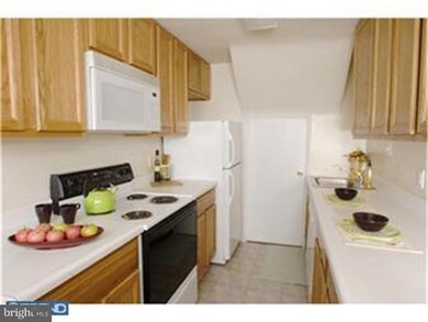 102 W North Ln unit 108-C8, Conshohocken, PA 19428 - photo 3