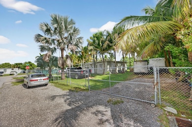 15020 Garfield Dr, Homestead, FL 33033 - photo 4