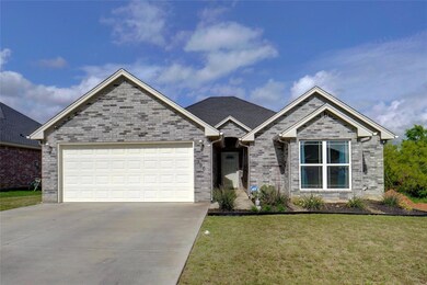 396 Blakney St, Cleburne, TX 76031 - photo 2