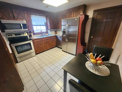 1 Olde Coach Rd, Derry, NH 03038 - photo 5