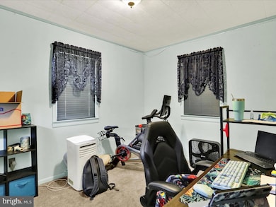 29 Elm Ave, Temple, PA 19560 - photo 6