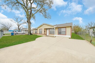 2902 Brea Crest St, Houston, TX 77093 - photo 2