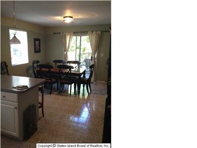 135 Cheshire Place, Staten Island, NY 10301 - photo 6