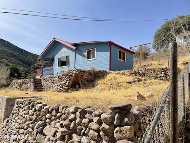 713 Warren Ave, Bisbee, AZ 85603 - photo 2