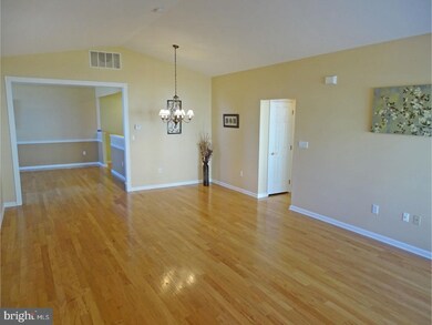 618 Bellflower Rd unit V229, Langhorne, PA 19047 - photo 4