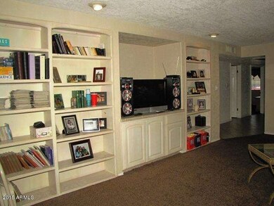 LIVING ROOM NICHE