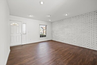 629 Dlyn St, Columbus, OH 43228 - photo 5